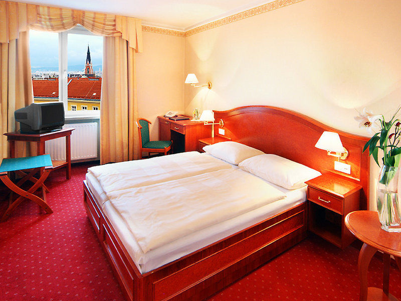 Select Hotel Prinz Eugen Wien Bagian luar foto